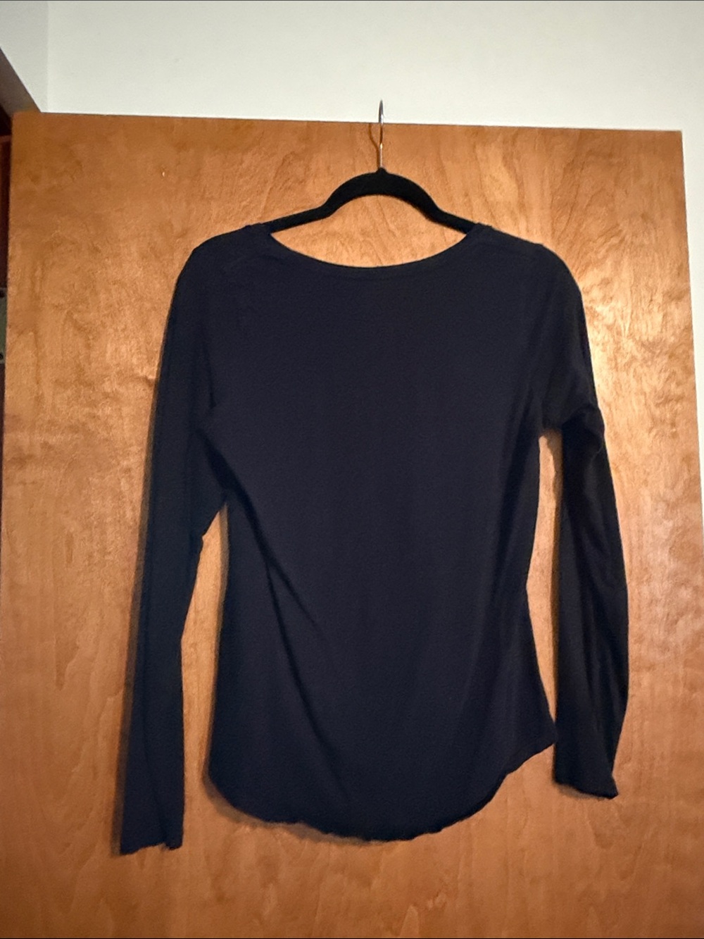 Sonoma Black V-Neck Long Sleeve Tee - Picture 3 of 3